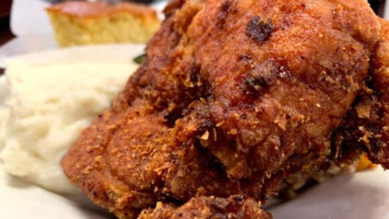 This Amish Buffet Has Some of the Best Fried Chicken in All of Kentucky